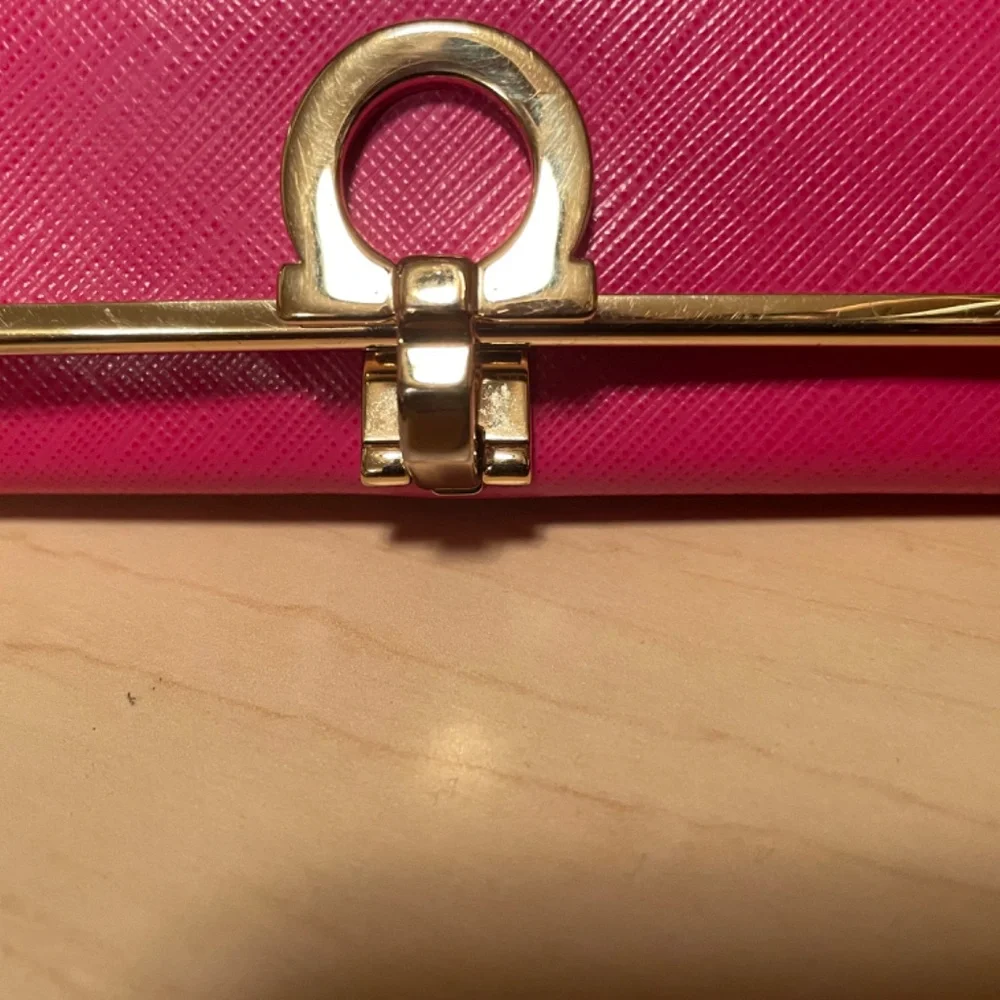 Salvatore Ferragamo Wallet - Picture 2 of 8